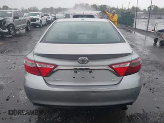 2015 Toyota Camry XLE with VIN 4T1BF1FK0FU110663, listed as a IAAI auction lot 41931382 with 187,648 mi miles. Bid and sale history available at carsss.com. Image 15.