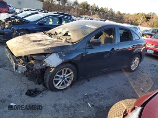 2018 Ford Focus SE with VIN 1FADP3FE5JL298004, listed as a Copart auction lot 89244705 with 0 mi miles and Salvage Title. Bid and sale history available at carsss.com. Image 1.