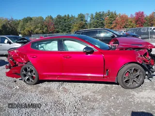 2018 Kia Stinger GT2 with VIN KNAE55LC0J6019590, listed as a IAAI auction lot 40627501 with 90,021 mi miles. Bid and sale history available at carsss.com. Image 13.