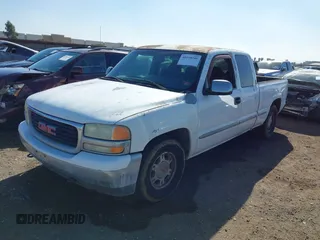 2002 GMC Sierra 1500 SLE with VIN 2GTEC19T621340924, listed as a IAAI auction lot 41518546 with 272,944 mi miles and . Bid and sale history available at carsss.com. Image 2.