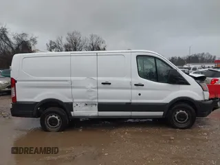 2017 Ford Transit z VIN 1FTYR1ZM2HKA27107, wystawiony jako IAAI lot #41047863 z przebiegiem 87 219 mil mil oraz . Historia ofert i sprzedaży dostępna na DreamBid. Obrazek 13.