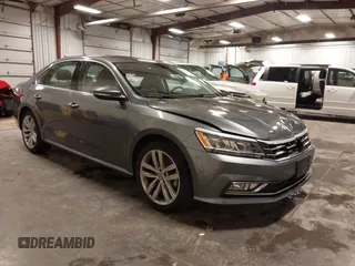 2018 Volkswagen Passat SE z VIN 1VWBA7A36JC009970, wystawiony jako IAAI lot #42179127 z przebiegiem 86 612 mil mil oraz . Historia ofert i sprzedaży dostępna na DreamBid. Obrazek 1.