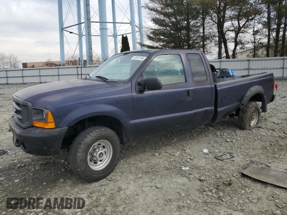 2000 Ford Super Duty F-250 XL with VIN 1FTNX21L6YED30679, listed as a Copart auction lot 49197165 with 339,493 mi miles and Salvage Title. Bid and sale history available at carsss.com. Image 1.