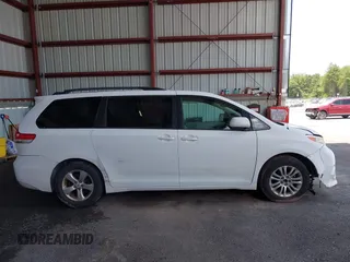 2011 Toyota Sienna LE AAS с VIN 5TDKK3DC8BS007447, выставлен на аукционе IAAI как лот 42578515 с пробегом Не указан миль и . История ставок и продаж доступна на DreamBid. Изображение 12.