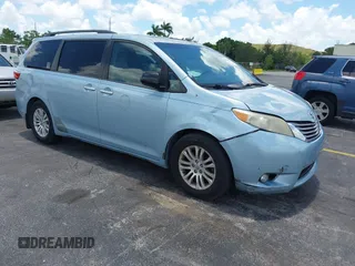 2015 Toyota Sienna XLE с VIN 5TDYK3DC3FS537633, выставлен на аукционе IAAI как лот 42534653 с пробегом 250 730 миль миль и . История ставок и продаж доступна на DreamBid. Изображение 1.