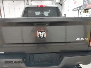 2014 Ram 1500 Tradesman z VIN 1C6RR7FT3ES214670, wystawiony jako IAAI lot #42517415 z przebiegiem 214 314 mil mil oraz . Historia ofert i sprzedaży dostępna na DreamBid. Obrazek 16.