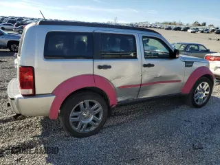 2010 Dodge Nitro SXT z VIN 1D4PT5GKXAW108802, wystawiony jako Copart lot #80215434 z przebiegiem 225 908 mil mil oraz Szkody całkowita. Historia ofert i sprzedaży dostępna na DreamBid. Obrazek 3.