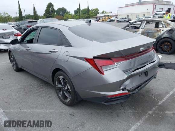 2023 Hyundai Elantra SEL z VIN KMHLS4AG5PU609271, wystawiony jako IAAI lot #42374280 z przebiegiem 27 711 mil mil oraz . Historia ofert i sprzedaży dostępna na DreamBid. Obrazek 3.