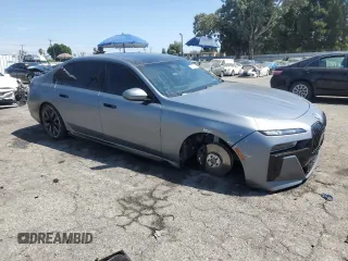 2024 BMW 7 Series 760i xDrive z VIN WBA33EJ00RCR34183, wystawiony jako Copart lot #66209694 z przebiegiem 4 634 mil mil oraz Szkoda całkowita • Salvage title. Historia ofert i sprzedaży dostępna na DreamBid. Obrazek 4.