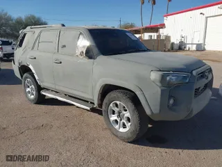 2020 Toyota 4Runner SR5 with VIN JTEBU5JR2L5819067, listed as a IAAI auction lot 41266306 with 1 mi miles. Bid and sale history available at carsss.com. Image 1.