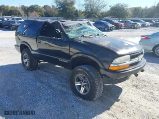 2000 Chevrolet Blazer LS with VIN 1GNCS18W5YK255241, listed as a IAAI auction lot 41356201 with 232,844 mi miles. Bid and sale history available at carsss.com. Image 1.