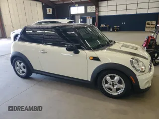 2011 MINI Hardtop with VIN WMWSU3C56BT098018, listed as a Copart auction lot 55075405 with 130,889 mi miles and Clean Title. Bid and sale history available at DreamBid. Image 4.