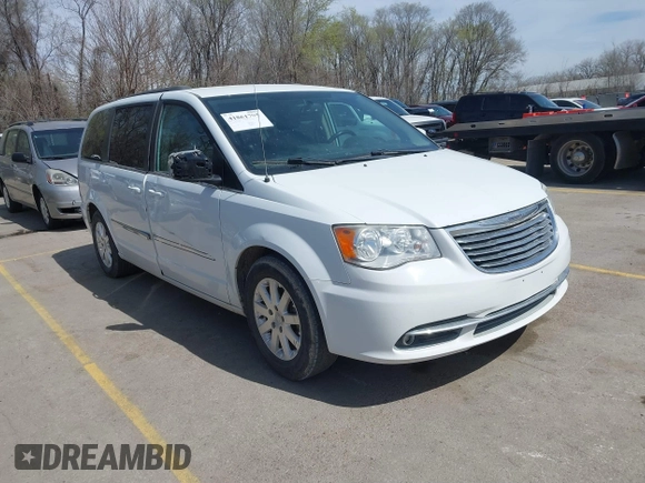 2016 Chrysler Town & Country Touring with VIN 2C4RC1BGXGR269055, listed as a IAAI auction lot 41861795 with 207,118 mi miles. Bid and sale history available at carsss.com. Image 1.