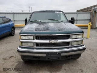 1997 Chevrolet Tahoe with VIN 1GNEK13R5VJ420751, listed as a Copart auction lot 44770025 with 236,378 mi miles and Salvage Title. Bid and sale history available at carsss.com. Image 5.