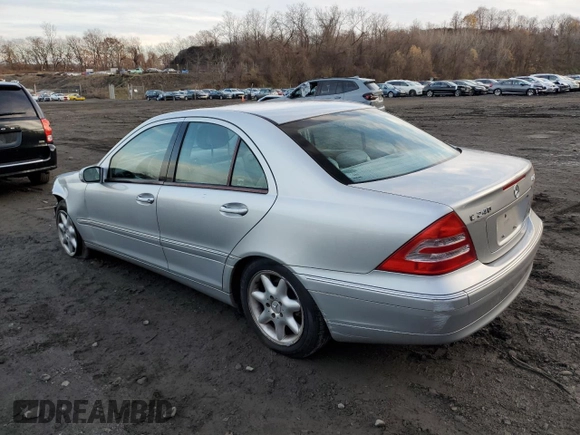 2003 Mercedes-Benz C 240 с VIN WDBRF81J63F401323, выставлен на аукционе Copart как лот 82829204 с пробегом 69 979 миль миль и Списание • Salvage title. История ставок и продаж доступна на DreamBid. Изображение 2.