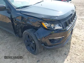 2020 Jeep Compass Latitude z VIN 3C4NJDBB6LT209985, wystawiony jako IAAI lot #42370439 z przebiegiem 38 089 mil mil oraz . Historia ofert i sprzedaży dostępna na DreamBid. Obrazek 6.