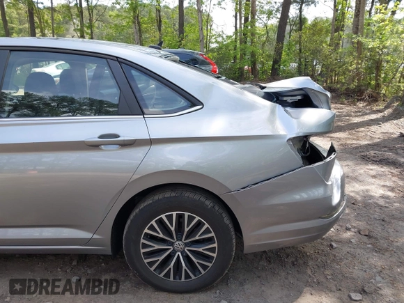 2020 Volkswagen Jetta S with VIN 3VWCB7BU8LM076922, listed as a IAAI auction lot 42123187 with 28,141 mi miles and . Bid and sale history available at DreamBid. Image 6.
