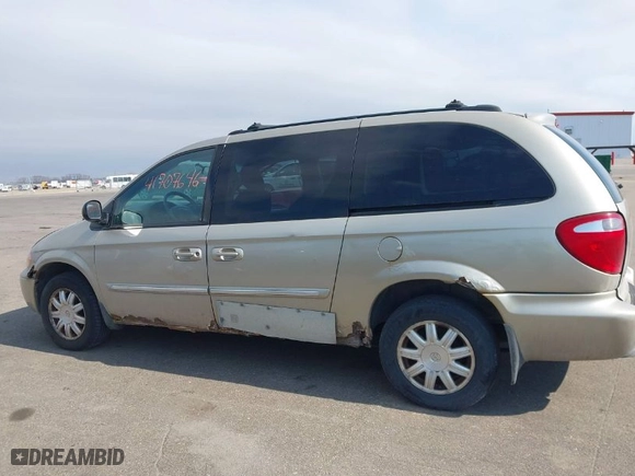 2006 Chrysler Town & Country LWB Touring with VIN 2A4GP54LX6R655707, listed as a IAAI auction lot 41707646 with NaN miles. Bid and sale history available at carsss.com. Image 14.