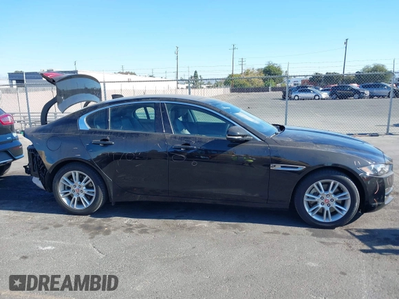 2018 Jaguar XE 25t Premium with VIN SAJAD4FX9JCP29457, listed as a IAAI auction lot 41255109 with 38,419 mi miles. Bid and sale history available at carsss.com. Image 13.