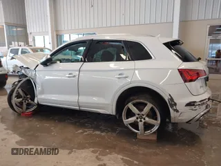 2022 Audi SQ5 Premium Plus with VIN WA1B4AFY5N2043366, listed as a IAAI auction lot 41528425 with 1 mi miles. Bid and sale history available at carsss.com. Image 13.
