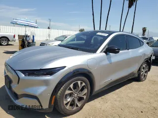 2021 Ford Mustang Mach-E Premium z VIN 3FMTK3R71MMA04498, wystawiony jako Copart lot #51796155 z przebiegiem 7 800 mil mil oraz Szkoda całkowita • Salvage title. Historia ofert i sprzedaży dostępna na DreamBid. Obrazek 1.