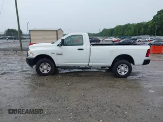 2018 Ram 2500 Tradesman z VIN 3C6MR5AJ8JG127319, wystawiony jako IAAI lot #42378584 z przebiegiem 132 406 mil mil oraz . Historia ofert i sprzedaży dostępna na DreamBid. Obrazek 14.