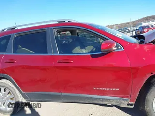 2017 Jeep Cherokee Limited with VIN 1C4PJLDBXHW661794, listed as a IAAI auction lot 40909038 with 109,609 mi miles. Bid and sale history available at carsss.com. Image 14.