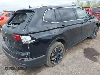 2022 Volkswagen Tiguan SE z VIN 3VV2B7AX4NM093585, wystawiony jako IAAI lot #42267105 z przebiegiem 31 239 mil mil oraz . Historia ofert i sprzedaży dostępna na DreamBid. Obrazek 4.