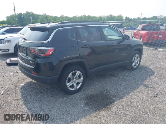 2023 Jeep Compass Altitude z VIN 3C4NJDBN3PT531113, wystawiony jako IAAI lot #42424849 z przebiegiem Nie podano mil oraz . Historia ofert i sprzedaży dostępna na DreamBid. Obrazek 4.