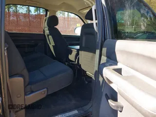 2011 Chevrolet Silverado 1500 LT with VIN 3GCPKSE33BG320029, listed as a IAAI auction lot 41805671 with 110,000 mi miles. Bid and sale history available at carsss.com. Image 8.