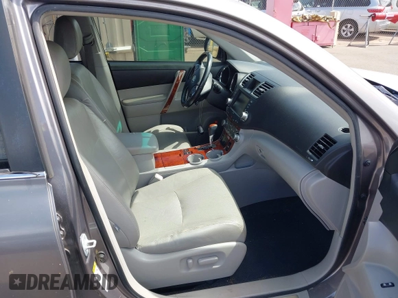 2011 Toyota Highlander Limited with VIN JTEDC3EH9B2000932, listed as a IAAI auction lot 42194620 with 199,174 mi miles and . Bid and sale history available at DreamBid. Image 5.