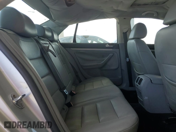2007 Volkswagen Jetta 2.5 с VIN 3VWSF71K57M111597, выставлен на аукционе Copart как лот 56305925 с пробегом 192 127 миль миль и На запчасти • Non repairable. История ставок и продаж доступна на DreamBid. Изображение 10.