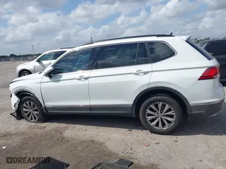 2018 Volkswagen Tiguan SEL with VIN 3VV3B7AX7JM219565, listed as a IAAI auction lot 41906582 with 92,391 mi miles. Bid and sale history available at carsss.com. Image 14.