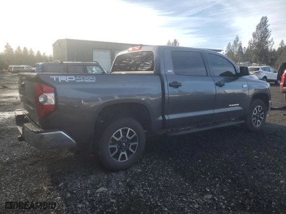 2021 Toyota Tundra 4WD SR5 with VIN 5TFDY5F15MX962766, listed as a Copart auction lot 43984595 with 30,568 mi miles and Salvage Title. Bid and sale history available at carsss.com. Image 3.