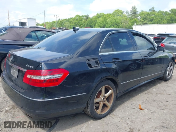 2011 Mercedes-Benz E 350 Luxury с VIN WDDHF8HB8BA464226, выставлен на аукционе IAAI как лот 42392613 с пробегом 167 269 миль миль и . История ставок и продаж доступна на DreamBid. Изображение 4.