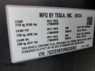 2024 Tesla Cybertruck Cyberbeast z VIN 7G2CEHEE4RA036882, wystawiony jako Copart lot #87403874 z przebiegiem 734 mil mil oraz Szkoda całkowita • Salvage title. Historia ofert i sprzedaży dostępna na DreamBid. Obrazek 13.