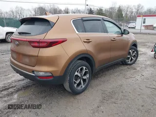 2020 Kia Sportage LX with VIN KNDPMCAC1L7807586, listed as a IAAI auction lot 41485581 with 28,941 mi miles. Bid and sale history available at carsss.com. Image 4.