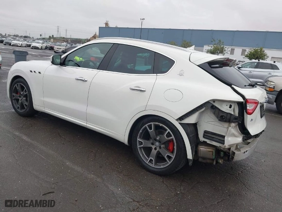2017 Maserati Levante with VIN ZN661XUS7HX253832, listed as a IAAI auction lot 41732363 with 87,228 mi miles. Bid and sale history available at carsss.com. Image 3.
