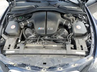 2009 BMW 6 Series M6 z VIN WBSEK93599CY80065, wystawiony jako Copart lot #55277505 z przebiegiem 125 557 mil mil oraz Tytuł czysty. Historia ofert i sprzedaży dostępna na DreamBid. Obrazek 11.