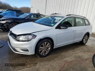2018 Volkswagen Golf SportWagen S with VIN 3VW117AUXJM760394, listed as a Copart auction lot 82150494 with 113,381 mi miles and Salvage Title. Bid and sale history available at carsss.com. Image 1.