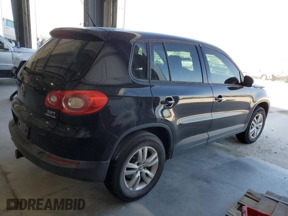 2011 Volkswagen Tiguan SE with VIN WVGBV7AX3BW520381, listed as a Copart auction lot 52288555 with 170,460 mi miles and Salvage Title. Bid and sale history available at DreamBid. Image 3.