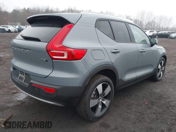2022 Volvo XC40 Momentum с VIN YV4162UK4N2742114, выставлен на аукционе IAAI как лот 41465820 с пробегом 13 833 миль миль и . История ставок и продаж доступна на DreamBid. Изображение 4.