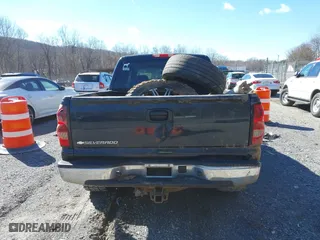 2006 Chevrolet Silverado 1500 LT1 with VIN 2GCEK13TX61232856, listed as a IAAI auction lot 41593832 with 186,273 mi miles. Bid and sale history available at carsss.com. Image 16.