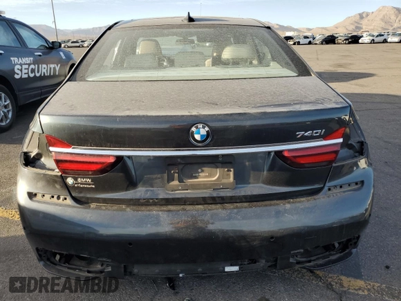 2016 BMW 7 Series 740i z VIN WBA7E2C53GG504611, wystawiony jako Copart lot #42253395 z przebiegiem 35 965 mil mil oraz Szkoda całkowita • Salvage title. Historia ofert i sprzedaży dostępna na DreamBid. Obrazek 6.