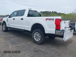 2022 Ford F-250 XL z VIN 1FT7W2BT3NEC98831, wystawiony jako IAAI lot #41851281 z przebiegiem 24 876 mil mil oraz . Historia ofert i sprzedaży dostępna na DreamBid. Obrazek 3.