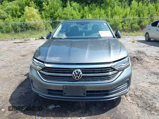 2024 Volkswagen Jetta S с VIN 3VW5M7BUXRM001814, выставлен на аукционе IAAI как лот 42643895 с пробегом 53 477 миль миль и . История ставок и продаж доступна на DreamBid. Изображение 12.