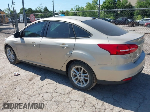 2018 Ford Focus SE z VIN 1FADP3FEXJL210905, wystawiony jako IAAI lot #42264105 z przebiegiem 136 499 mil mil oraz . Historia ofert i sprzedaży dostępna na DreamBid. Obrazek 3.