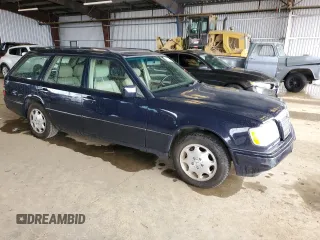 1995 Mercedes-Benz E with VIN WDBEA92E6SF318493, listed as a Copart auction lot 49295995 with 191,983 mi miles and Clean Title. Bid and sale history available at DreamBid. Image 4.