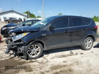 2019 Ford Escape SE z VIN 1FMCU0GDXKUB25766, wystawiony jako Copart lot #56972785 z przebiegiem 64 941 mil mil oraz Szkoda całkowita • Salvage title. Historia ofert i sprzedaży dostępna na DreamBid. Obrazek 1.