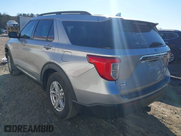 2020 Ford Explorer XLT with VIN 1FMSK7DH1LGB18321, listed as a IAAI auction lot 41339915 with 142,756 mi miles. Bid and sale history available at carsss.com. Image 3.